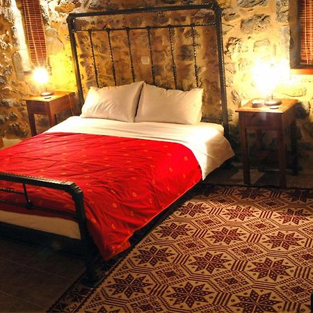 Hotel Archontiko Nikolopoulou Vitina Habitación foto
