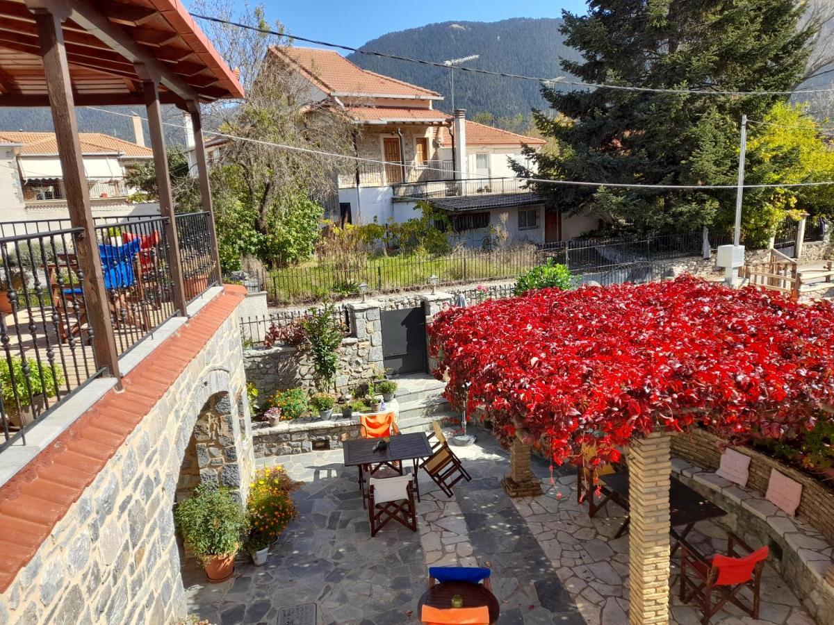Hotel Archontiko Nikolopoulou Vitina Exterior foto