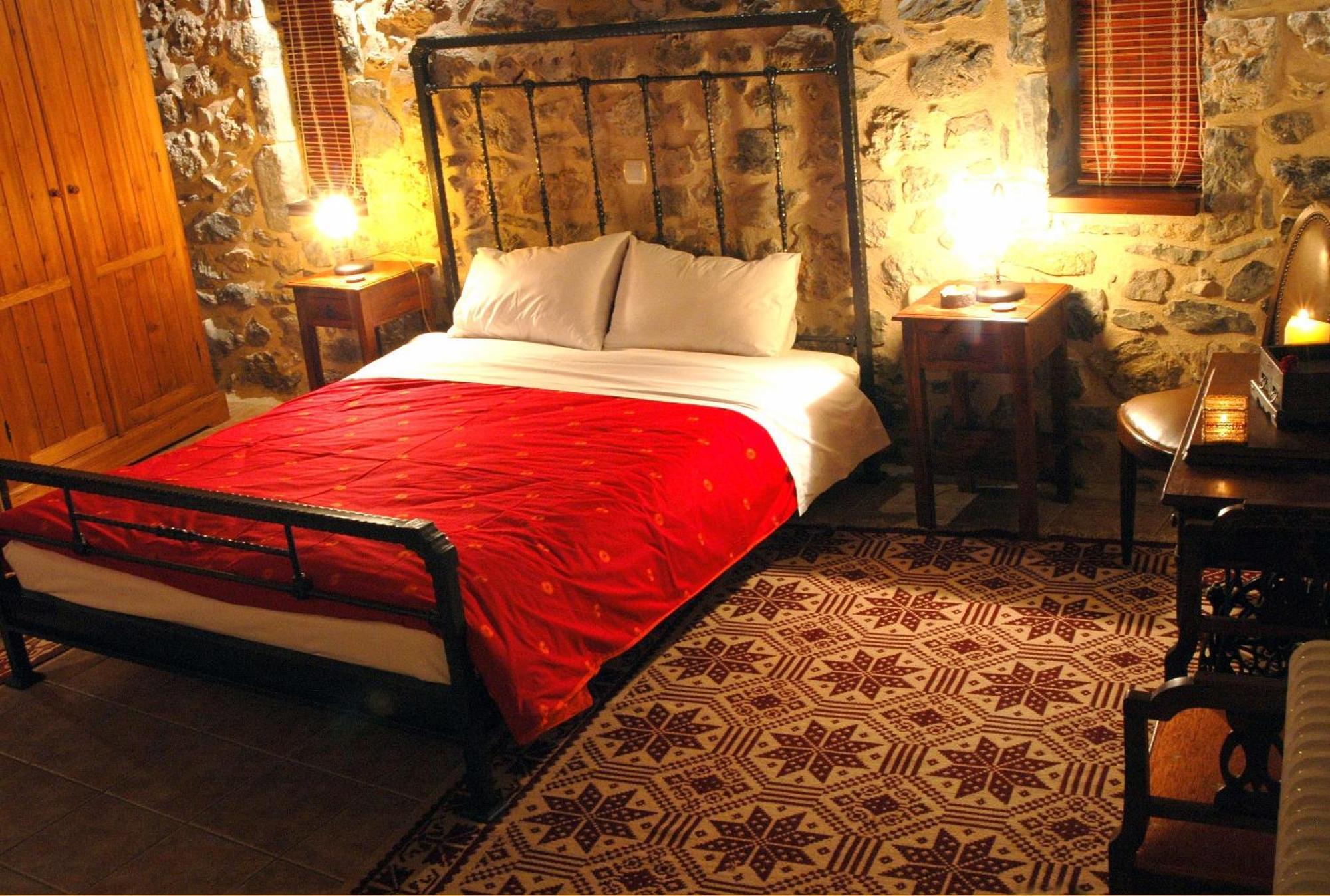 Hotel Archontiko Nikolopoulou Vitina Habitación foto