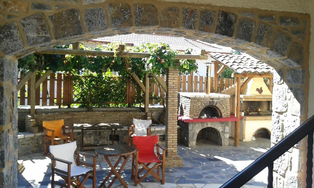 Hotel Archontiko Nikolopoulou Vitina Exterior foto