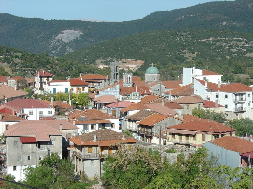 Hotel Archontiko Nikolopoulou Vitina Exterior foto