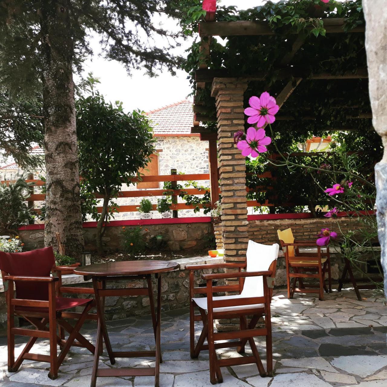 Hotel Archontiko Nikolopoulou Vitina Exterior foto